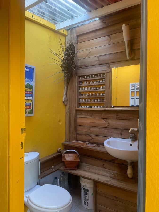 Les Hamacs Aux Saintes Bis Hotell Terre-De-Haut Exteriör bild