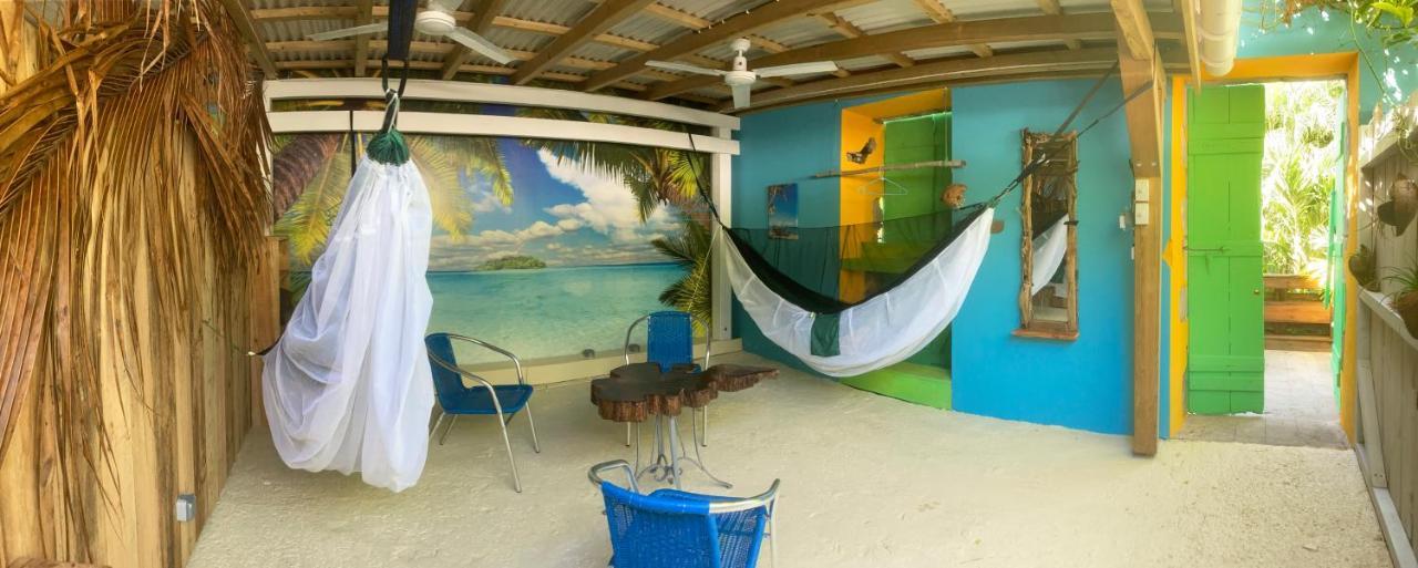 Les Hamacs Aux Saintes Bis Hotell Terre-De-Haut Exteriör bild