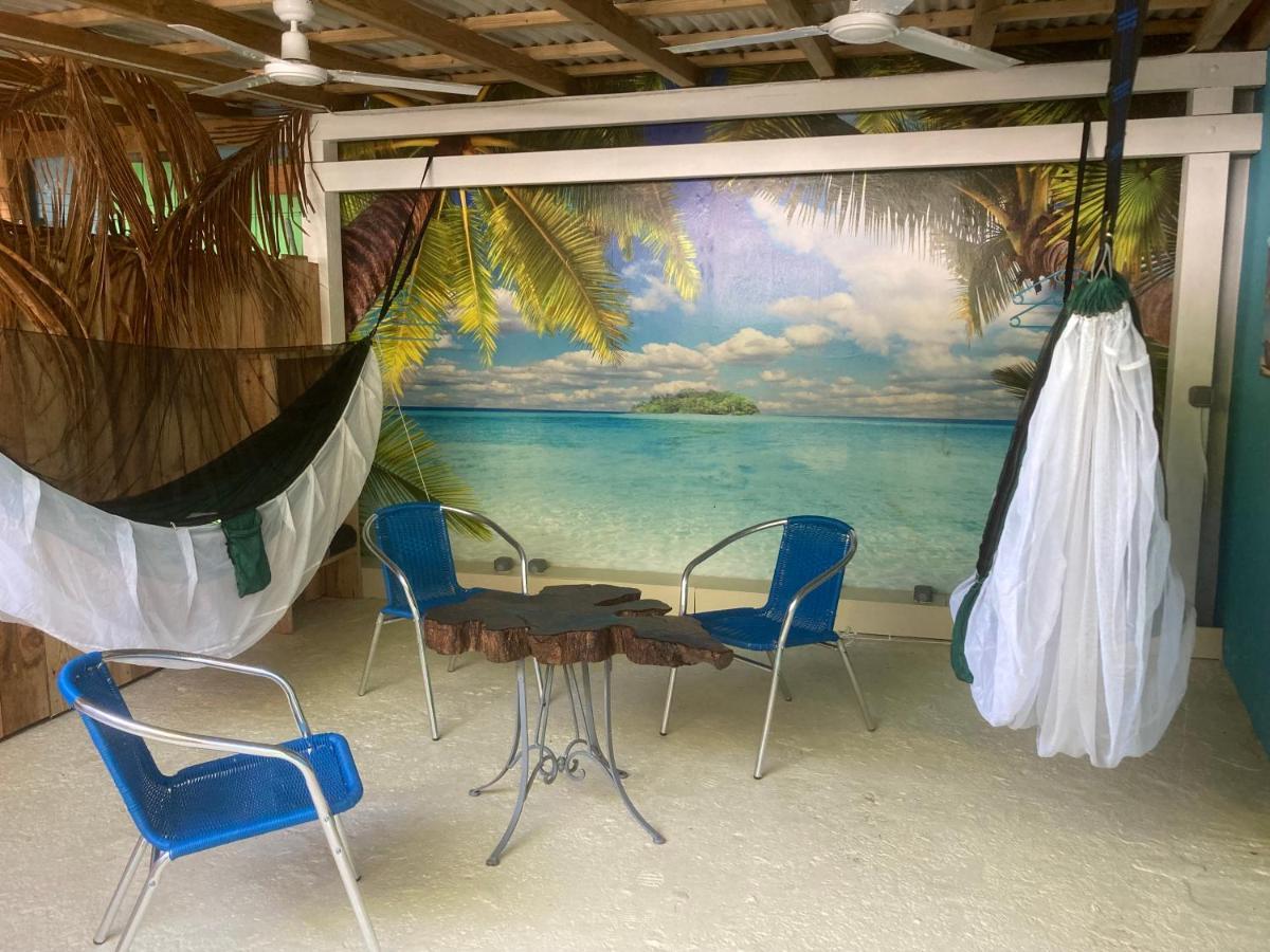 Les Hamacs Aux Saintes Bis Hotell Terre-De-Haut Exteriör bild