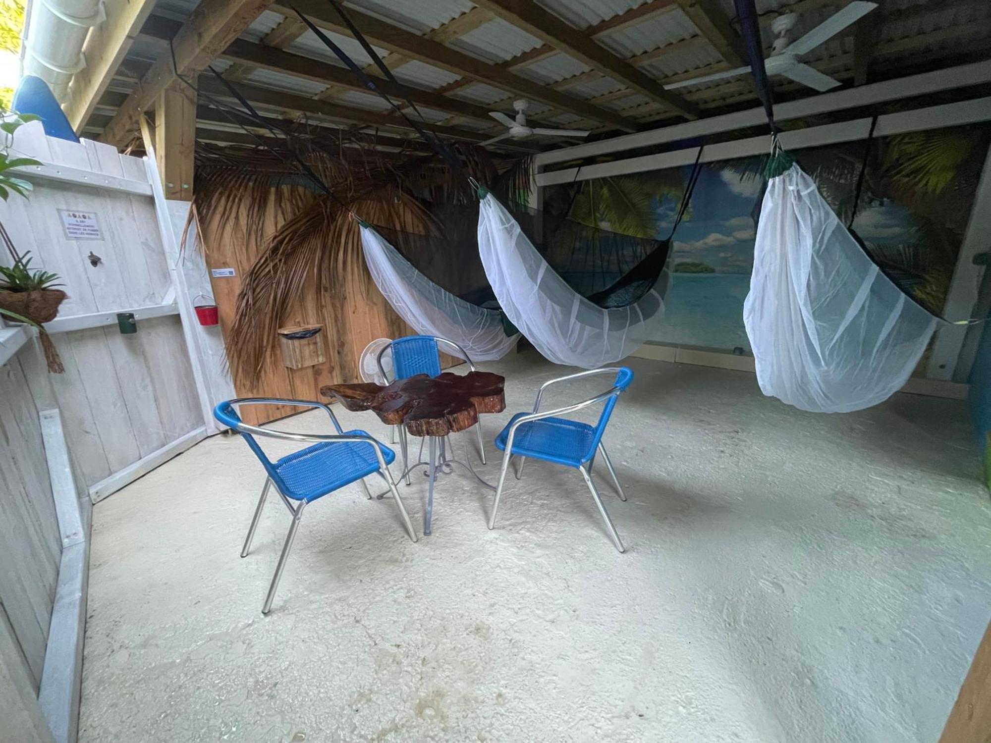 Les Hamacs Aux Saintes Bis Hotell Terre-De-Haut Exteriör bild