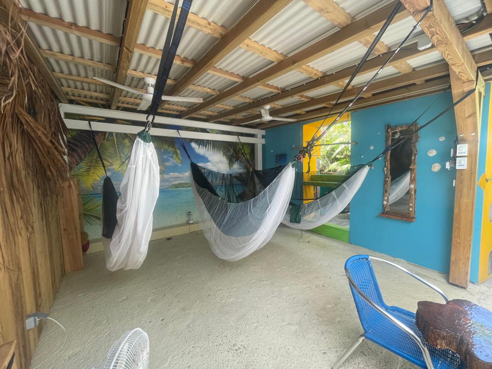 Les Hamacs Aux Saintes Bis Hotell Terre-De-Haut Exteriör bild